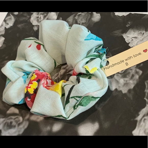 🌻 4/$20Hair tie/ Hair scrunchie/ Spring - Picture 7 of 7